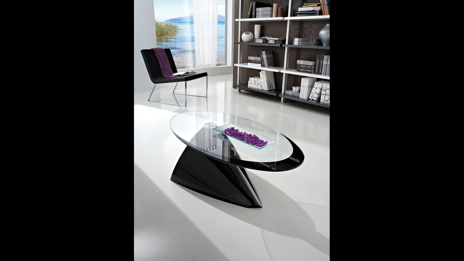 Tavolino di design in vetro con basamento in marmo sintetico verniciato Nero Pamela di La Primavera