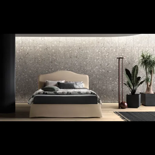 Letto matrimoniale in tessuto con testiera sagomata Lovely di Bside