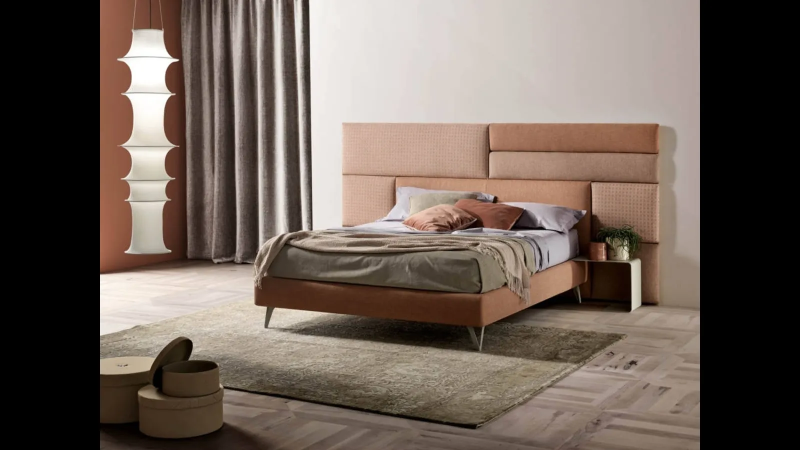 Letto con testiera in tessuto Pannelli Wall di Bside