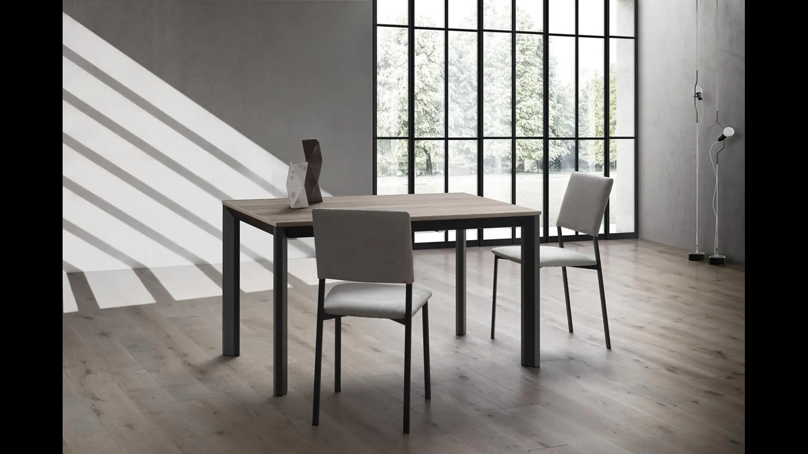 Tavolo allungabile Ricky con top effetto legno e base in alluminio di La Primavera